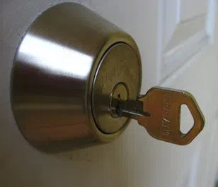 Locksmith Of North Hollywood North Hollywood, CA 818-746-9062 - 13-Key-Broke-In-Lock